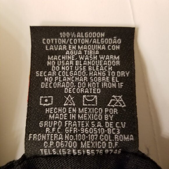 Bahamas Atlantis NWOT Black Jolly Roger Skull-and-Crossbones Gallows Humor Tshir - Picture 8 of 10